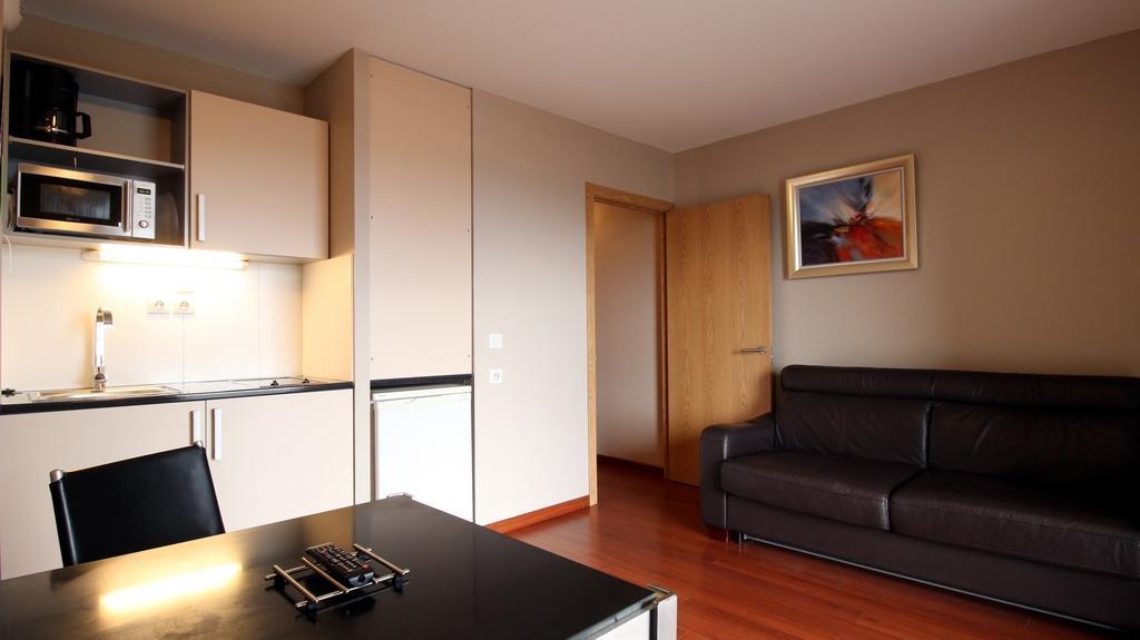 Aux Balcons Du Sancy Aparthotel Picherande ภายนอก รูปภาพ