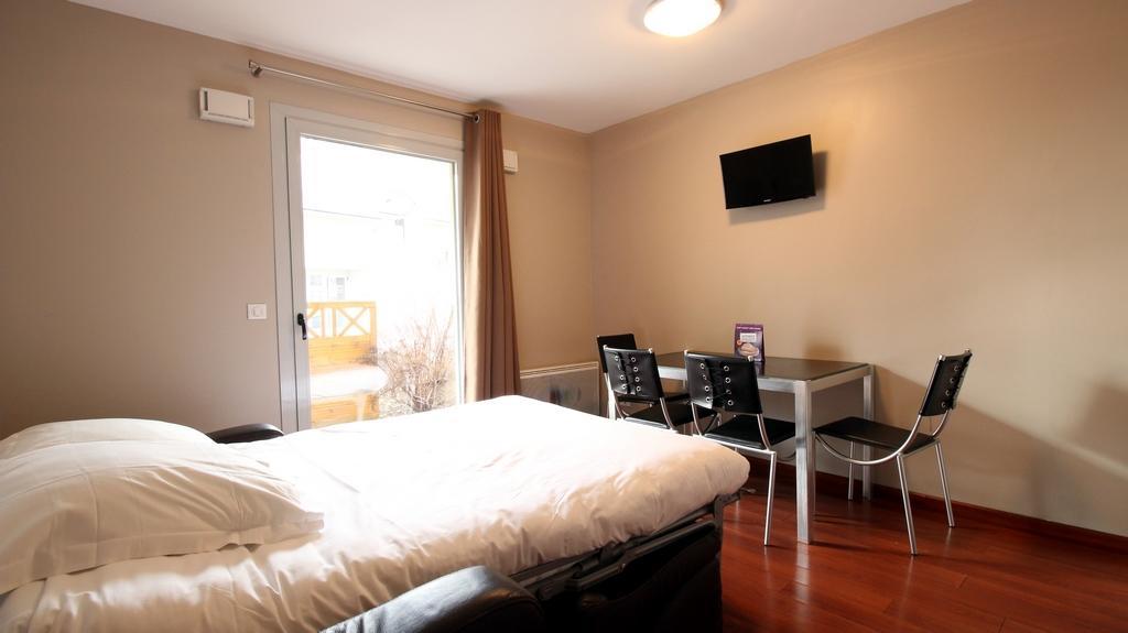 Aux Balcons Du Sancy Aparthotel Picherande ภายนอก รูปภาพ