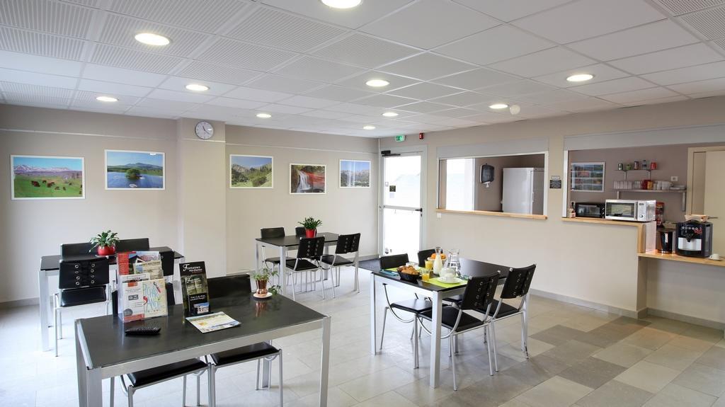 Aux Balcons Du Sancy Aparthotel Picherande ภายนอก รูปภาพ