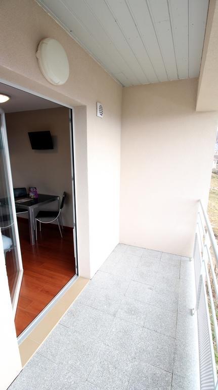 Aux Balcons Du Sancy Aparthotel Picherande ภายนอก รูปภาพ