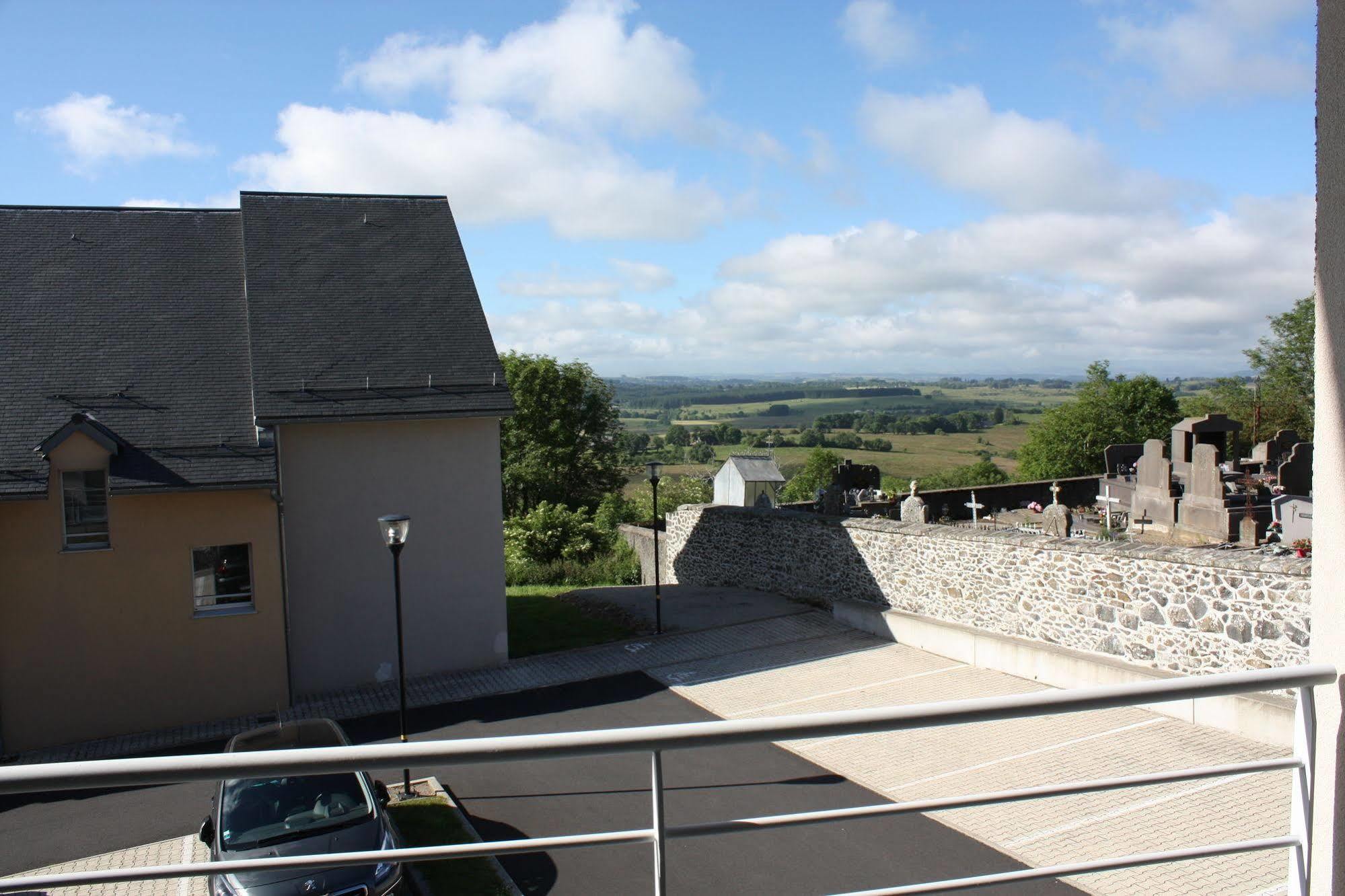 Aux Balcons Du Sancy Aparthotel Picherande ภายนอก รูปภาพ